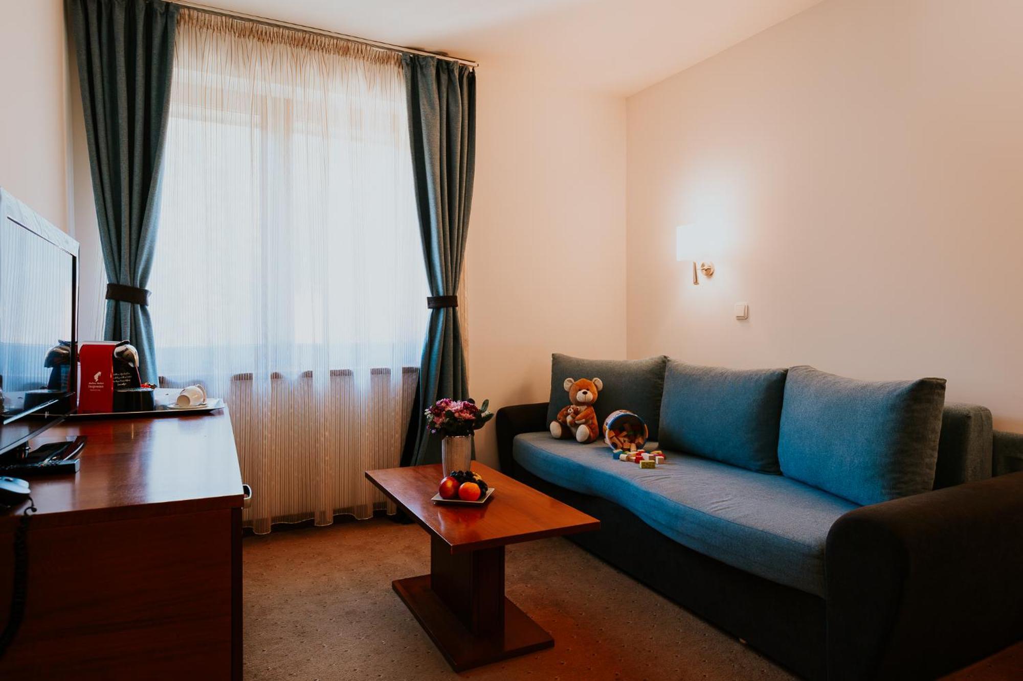 Hotel O3Zone BaileTusnad Exteriör bild